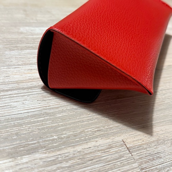 Guess Stainless Steel Glasses - GU9155-3 - Black & Pink | Comes w/ Case - Picture 6 of 6